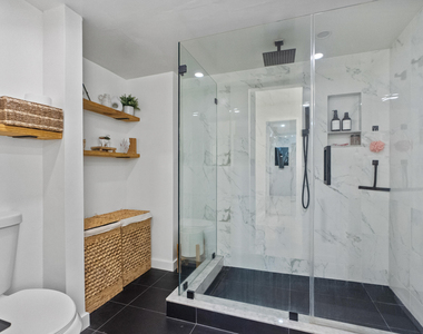 6361 N Falls Cir Drive - Photo Thumbnail 13