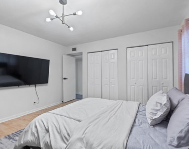 6361 N Falls Cir Drive - Photo Thumbnail 15