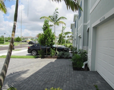 4332 Pond Lily Lane - Photo Thumbnail 27