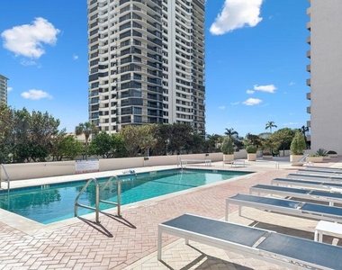 4200 N Ocean - Photo Thumbnail 22