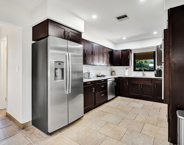 1520 Ne 53rd Street - Photo Thumbnail 18