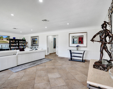 1520 Ne 53rd Street - Photo Thumbnail 9