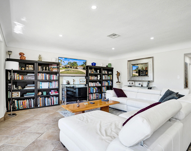 1520 Ne 53rd Street - Photo Thumbnail 3