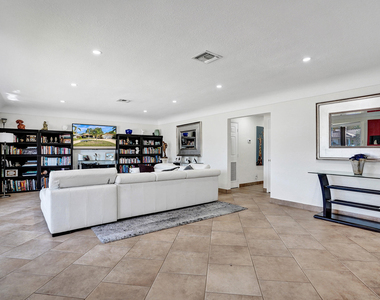 1520 Ne 53rd Street - Photo Thumbnail 11