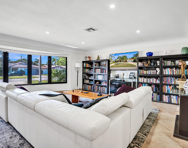 1520 Ne 53rd Street - Photo Thumbnail 5