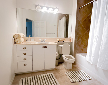 806 E Windward Way - Photo Thumbnail 13