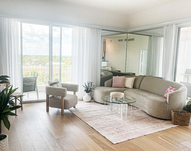 806 E Windward Way - Photo Thumbnail 1