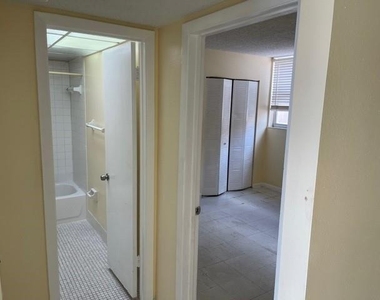10000 Nw 80th Court - Photo Thumbnail 9