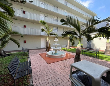 10000 Nw 80th Court - Photo Thumbnail 13
