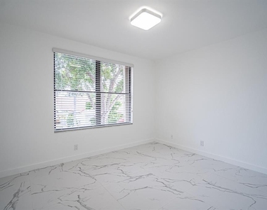 5536 Eton Court - Photo Thumbnail 15