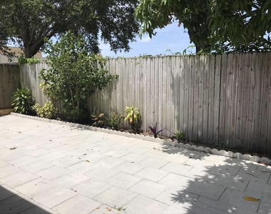 1534 Royal Forest Court - Photo Thumbnail 3