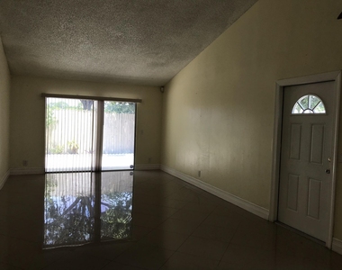 1534 Royal Forest Court - Photo Thumbnail 5