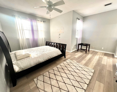 2952 Nw 33rd Lane - Photo Thumbnail 7