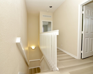 2952 Nw 33rd Lane - Photo Thumbnail 11