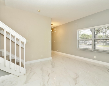 2952 Nw 33rd Lane - Photo Thumbnail 4