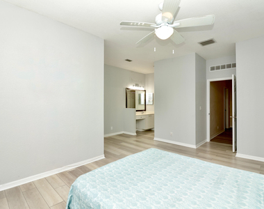 2952 Nw 33rd Lane - Photo Thumbnail 6