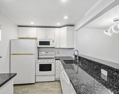 2929 S Ocean Boulevard - Photo Thumbnail 10