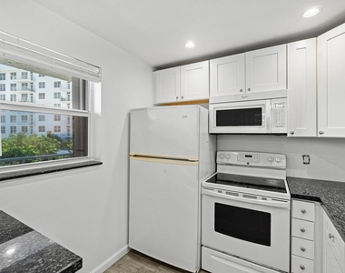2929 S Ocean Boulevard - Photo Thumbnail 11