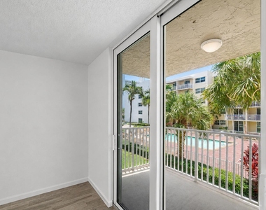 2929 S Ocean Boulevard - Photo Thumbnail 4