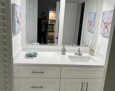 7370 Orangewood Lane - Photo Thumbnail 10