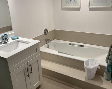 7370 Orangewood Lane - Photo Thumbnail 6