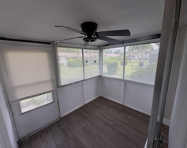2930 Crosley Drive E - Photo Thumbnail 13