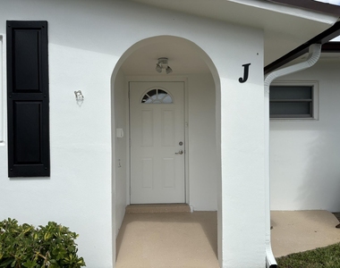 2930 Crosley Drive E - Photo Thumbnail 1