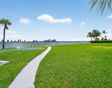 501 Lake Shore Drive - Photo Thumbnail 2