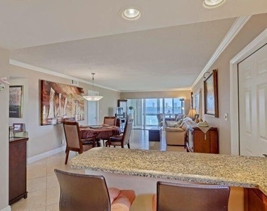 501 Lake Shore Drive - Photo Thumbnail 12