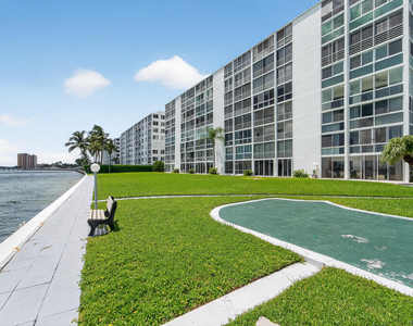 501 Lake Shore Drive - Photo Thumbnail 1