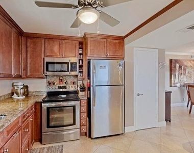 501 Lake Shore Drive - Photo Thumbnail 23