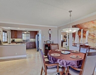 501 Lake Shore Drive - Photo Thumbnail 17
