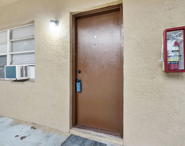 279 Sw 1st Street - Photo Thumbnail 5