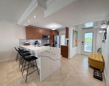 3180 Ne 48th Court - Photo Thumbnail 7