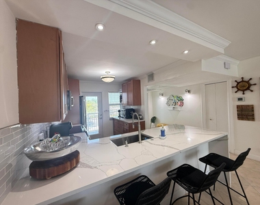 3180 Ne 48th Court - Photo Thumbnail 6