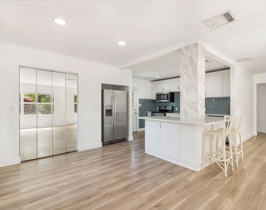 6312 Garden Avenue - Photo Thumbnail 4