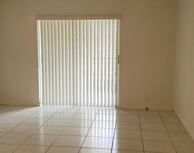 4394 Nw 9th Avenue - Photo Thumbnail 4