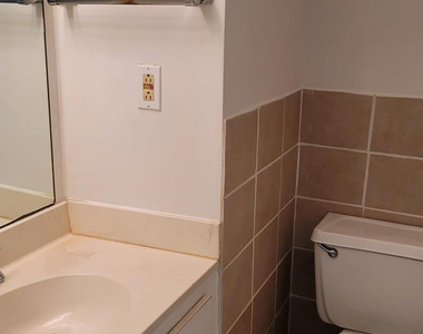 4394 Nw 9th Avenue - Photo Thumbnail 5
