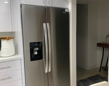 2850 N Palm Aire Drive - Photo Thumbnail 2