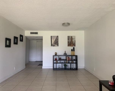 2850 N Palm Aire Drive - Photo Thumbnail 12