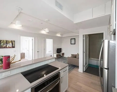 87 Rogers Avenue - Photo Thumbnail 4