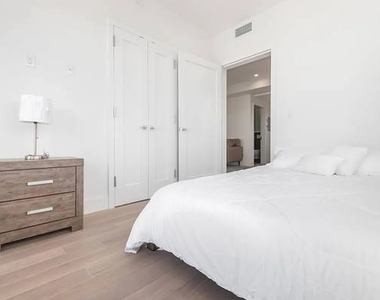 87 Rogers Avenue - Photo Thumbnail 8