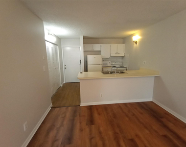 2771 Riverside Drive - Photo Thumbnail 2