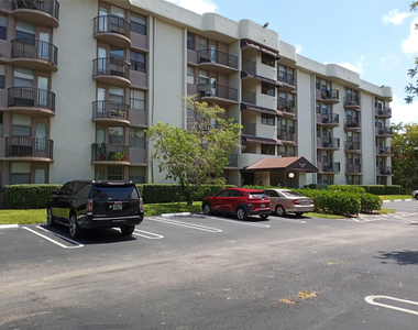 2771 Riverside Drive - Photo Thumbnail 17