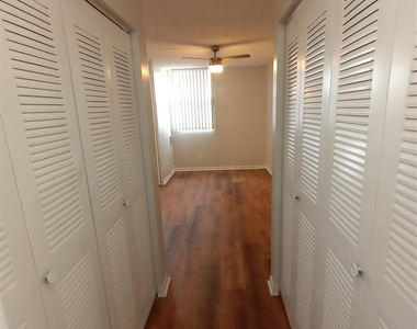 2771 Riverside Drive - Photo Thumbnail 15