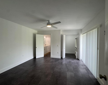 4709 47th Way - Photo Thumbnail 16