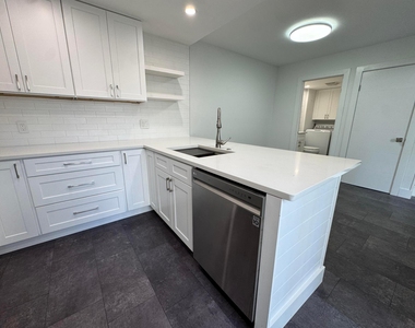 4709 47th Way - Photo Thumbnail 8