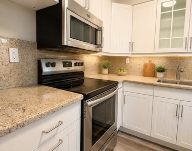 611 Ne 14th Avenue - Photo Thumbnail 5