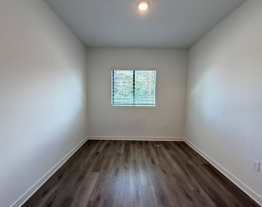 4290 Lakewood Road - Photo Thumbnail 17