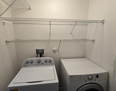 1832 Sw Cameo Boulevard - Photo Thumbnail 4